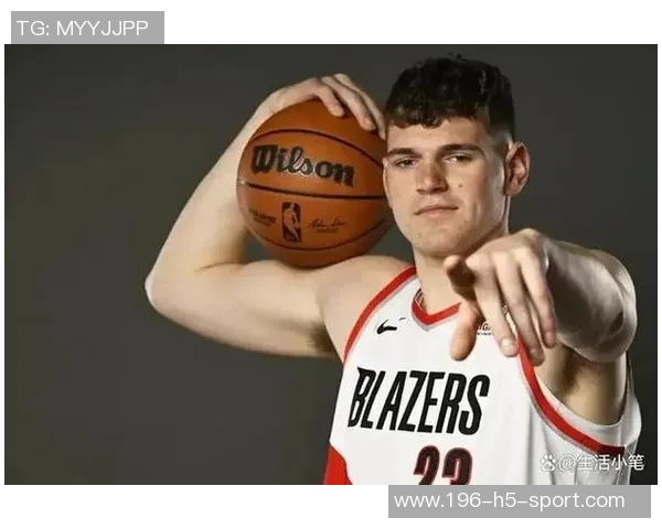 小杨最后时刻登场斯普利特状态低迷球队领先20分优势明显