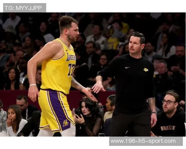 雷迪克赞东契奇全场表现完美只为胜利而战展现绝佳竞技状态 雷迪克赞东契奇全场表现完美只为胜利而战展现绝佳竞技状态